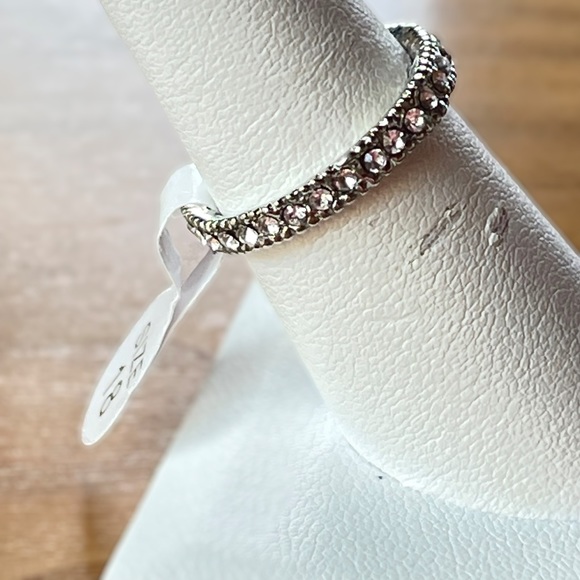 Jewelry - ELEGANT SILVER TONE RING WITH RHINESTONES